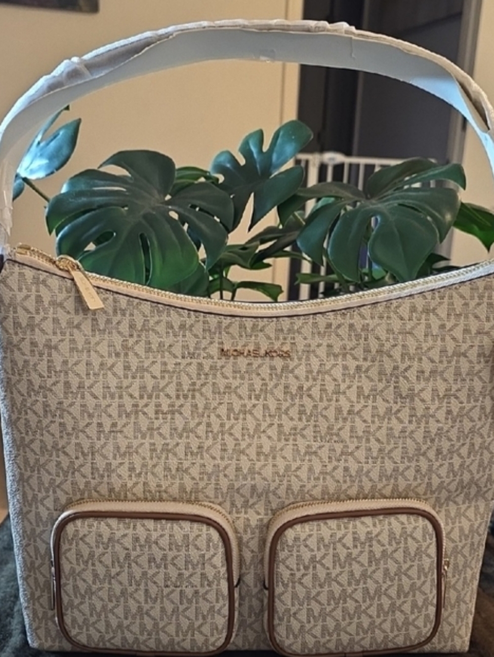 NWT  Michael Kors Cream Signature MK Logo Shoulder Bag with Double Front Pockets - Picture 10 of 12